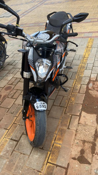 Black-orange KTM Duke 390