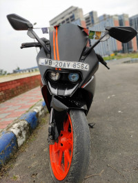 Black & White KTM RC 390