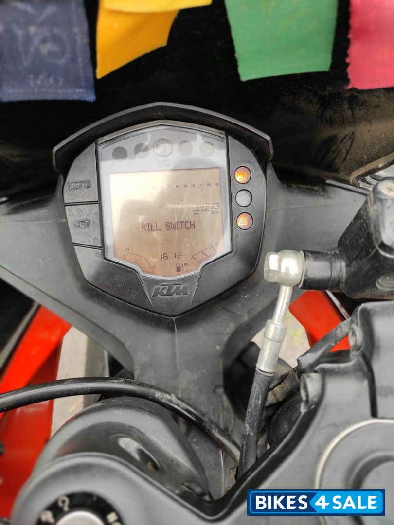 Black & White KTM RC 390