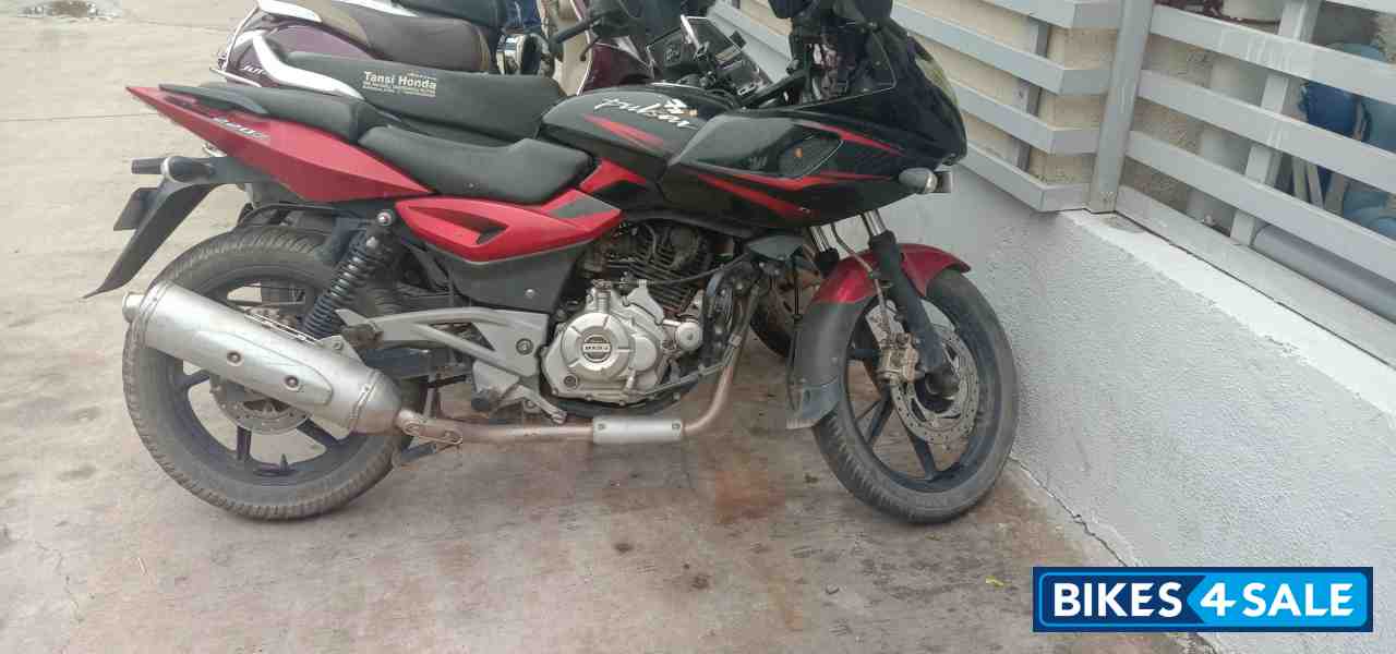 Bajaj Pulsar 220 DTSi