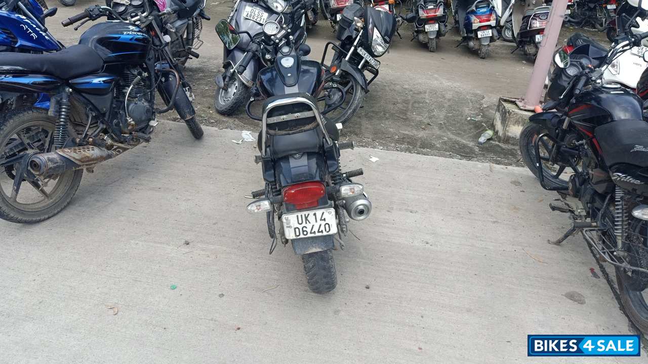 Black Bajaj Avenger Street 220
