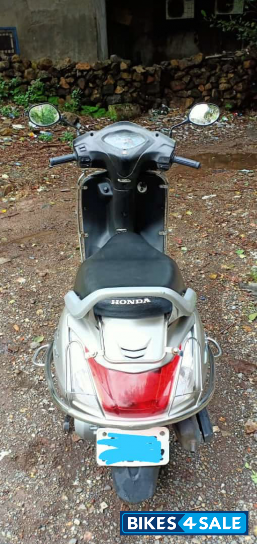 Met Pearl Silver Honda Activa 4G Met Pearl Silver Honda Activa 4G