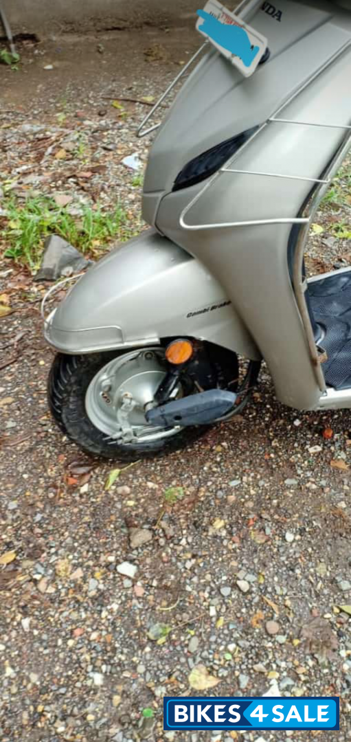 Met Pearl Silver Honda Activa 4G Met Pearl Silver Honda Activa 4G