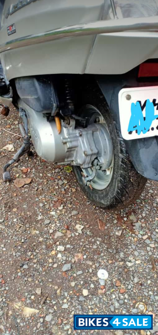 Met Pearl Silver Honda Activa 4G Met Pearl Silver Honda Activa 4G