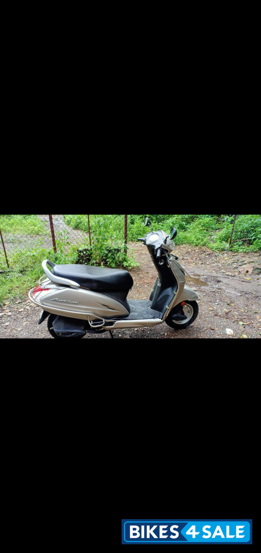 Met Pearl Silver Honda Activa 4G Met Pearl Silver Honda Activa 4G