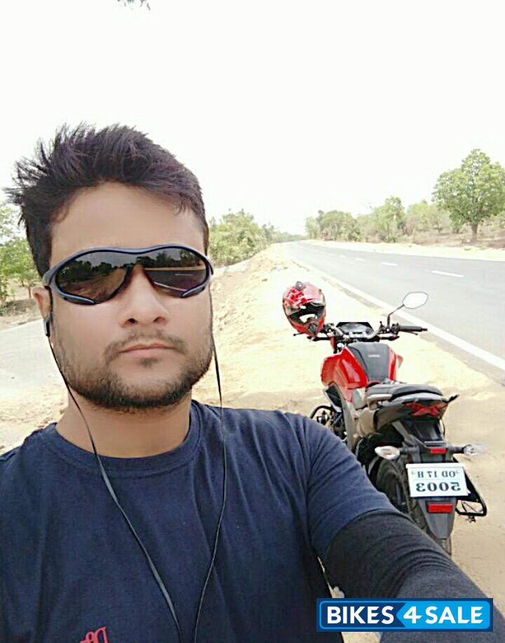 Red Honda CB Hornet 160R