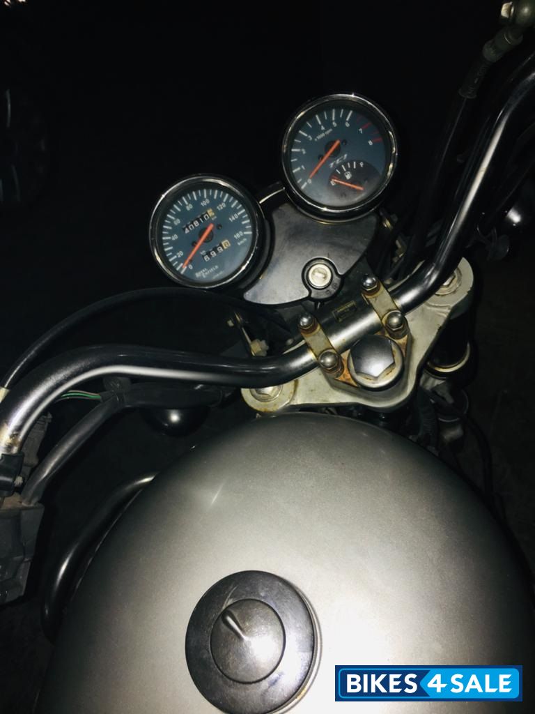 Silver Royal Enfield Thunderbird TwinSpark 350