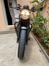 Cherry Red Triumph Street Twin