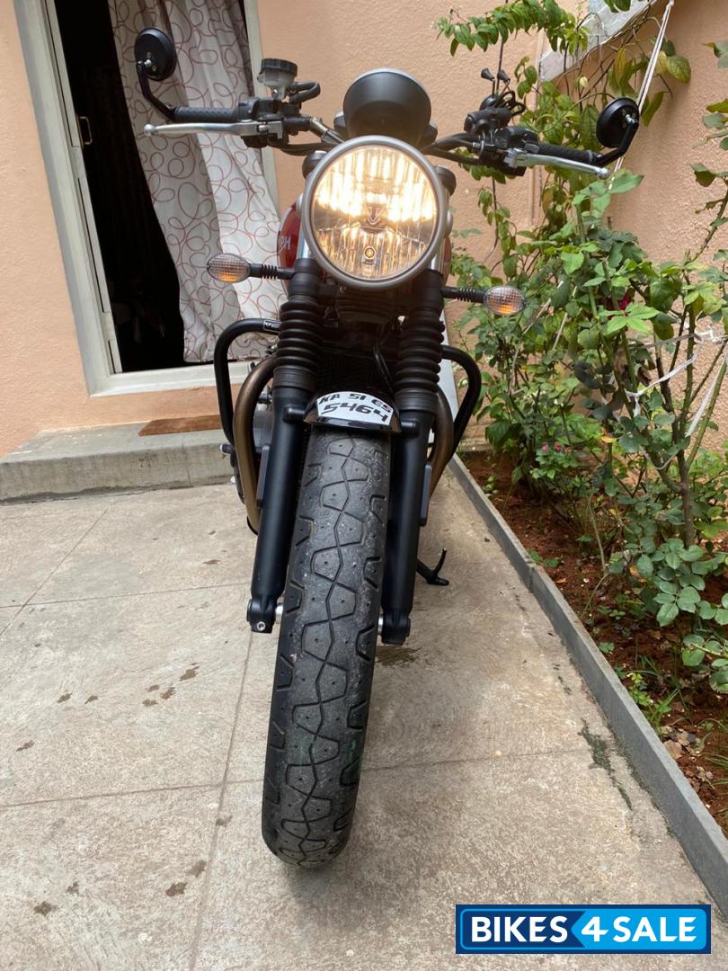Cherry Red Triumph Street Twin