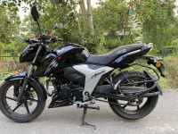 Black TVS Apache RTR 160 4V BS6