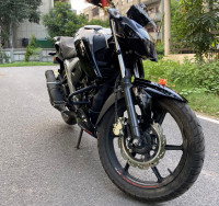 Black TVS Apache RTR 160 4V BS6