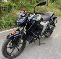 Black TVS Apache RTR 160 4V BS6