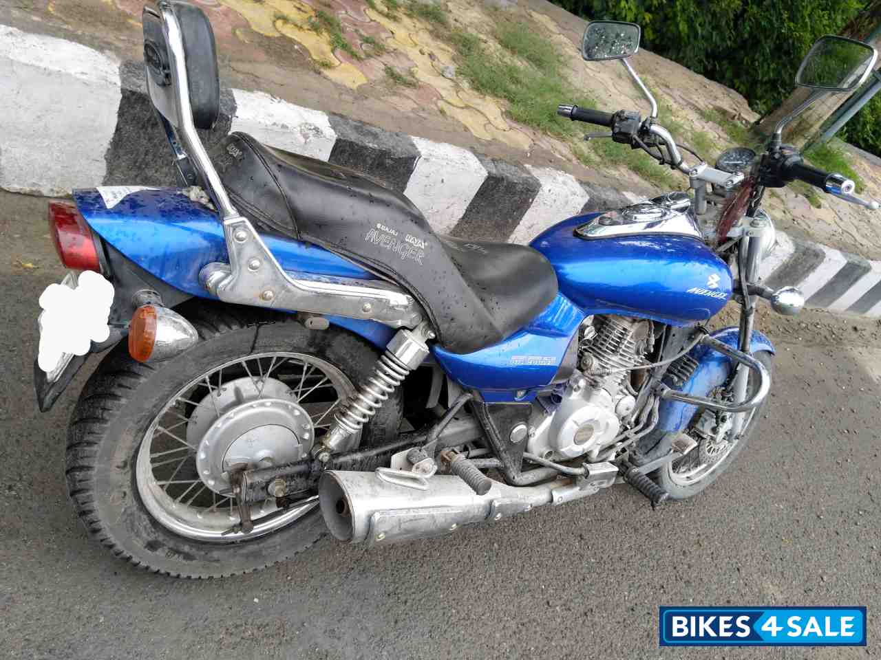 St.blue Bajaj Avenger 220 DTS-i