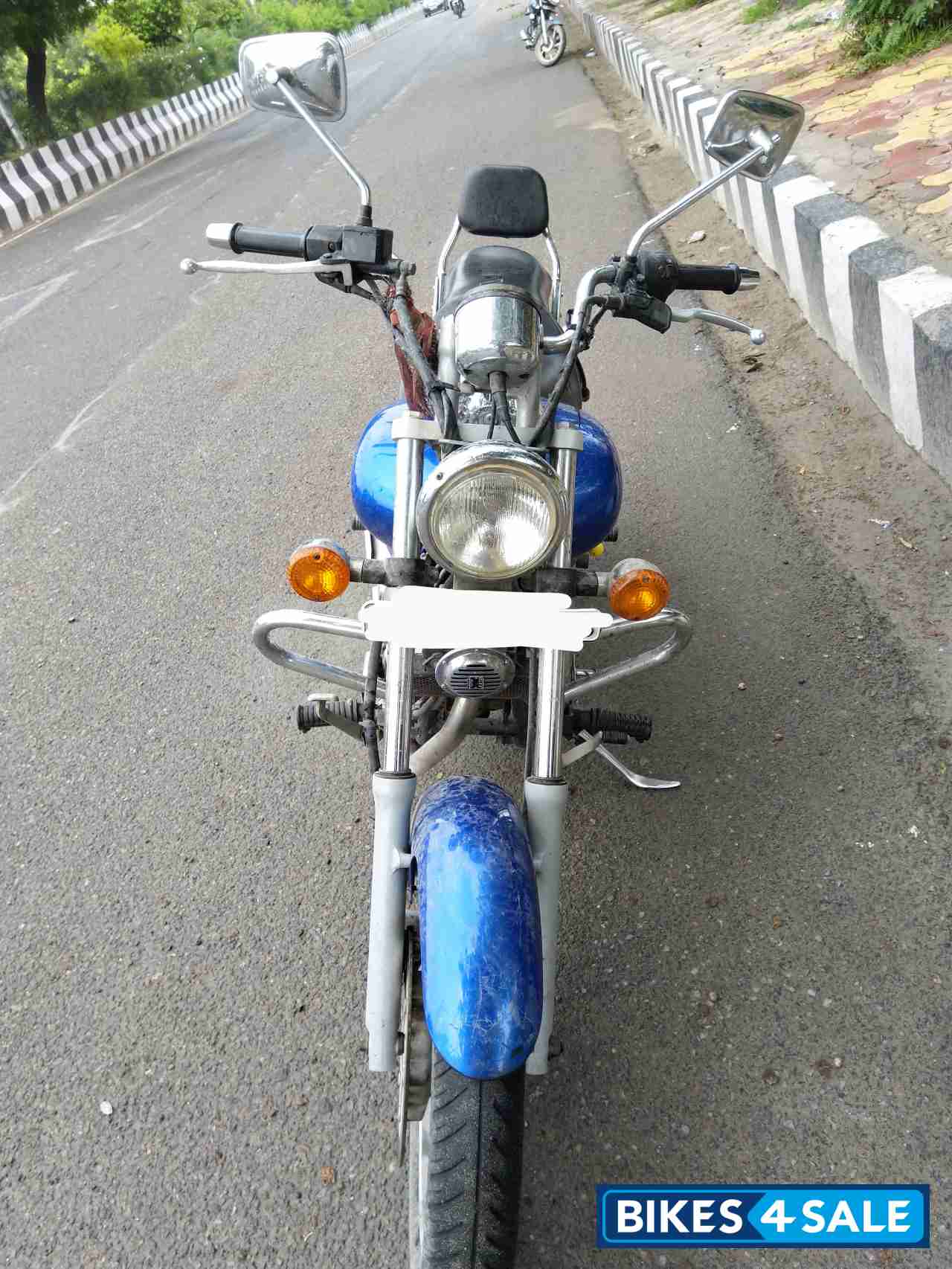 St.blue Bajaj Avenger 220 DTS-i