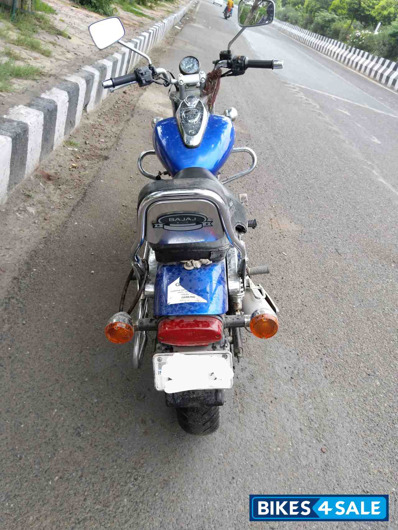 St.blue Bajaj Avenger 220 DTS-i