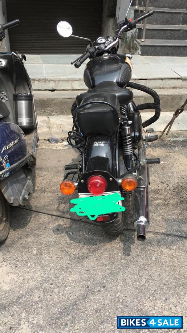 Black Royal Enfield Classic 350 BS VI Black Royal Enfield Classic 350 BS VI