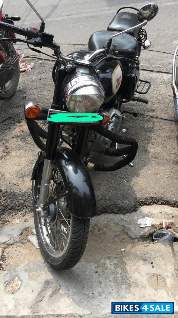 Black Royal Enfield Classic 350 BS VI Black Royal Enfield Classic 350 BS VI