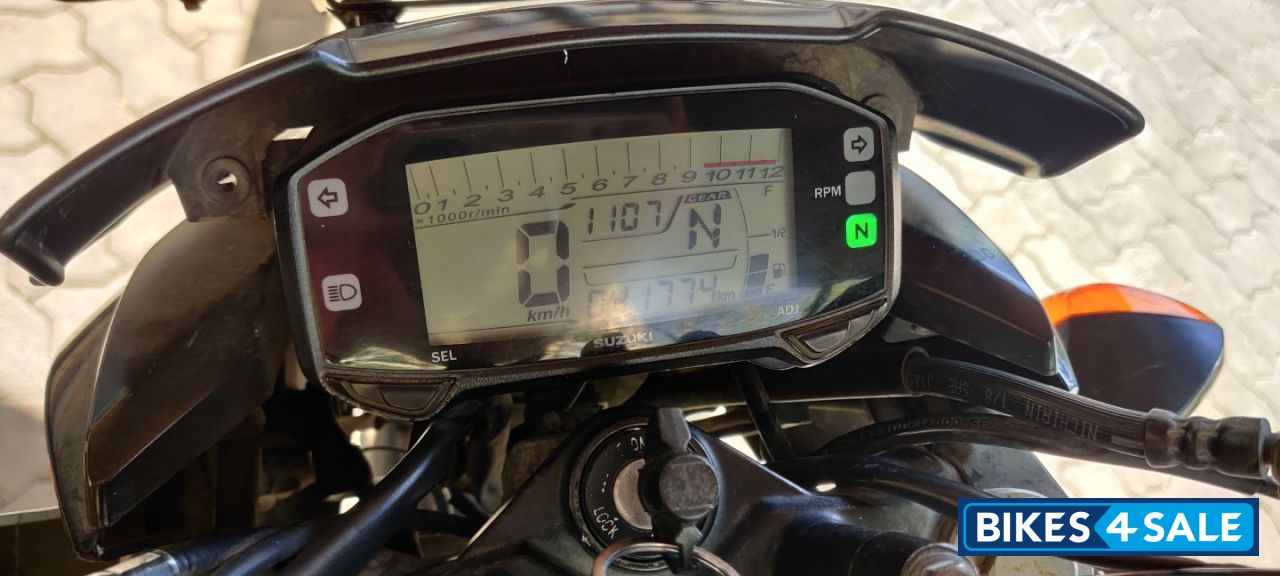 Black Suzuki Gixxer 150