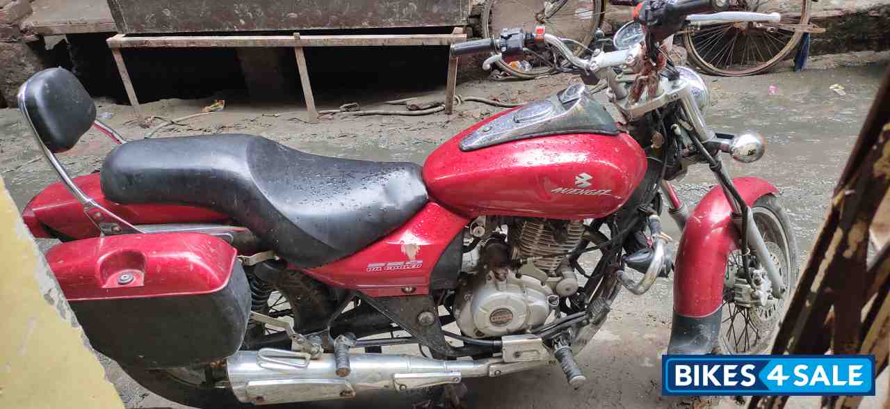 Bajaj Avenger 220 DTS-i Bajaj Avenger 220 DTS-i