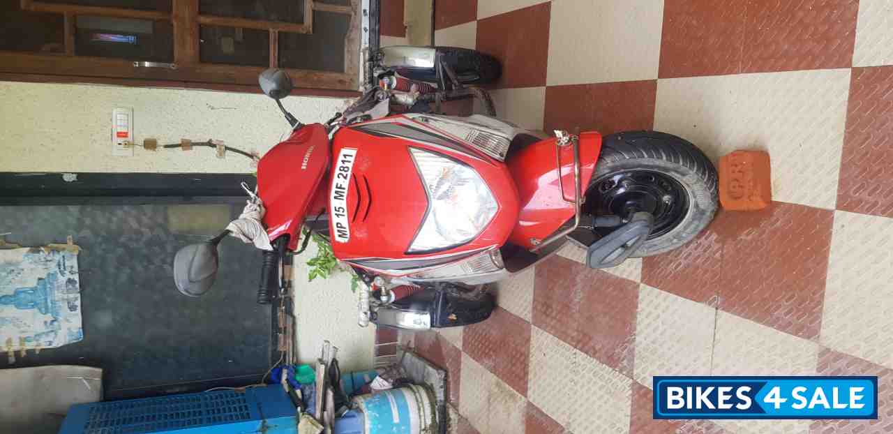 S.red Honda Dio