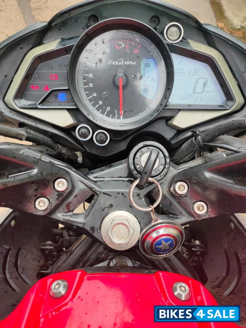 Red Bajaj Pulsar 200 NS