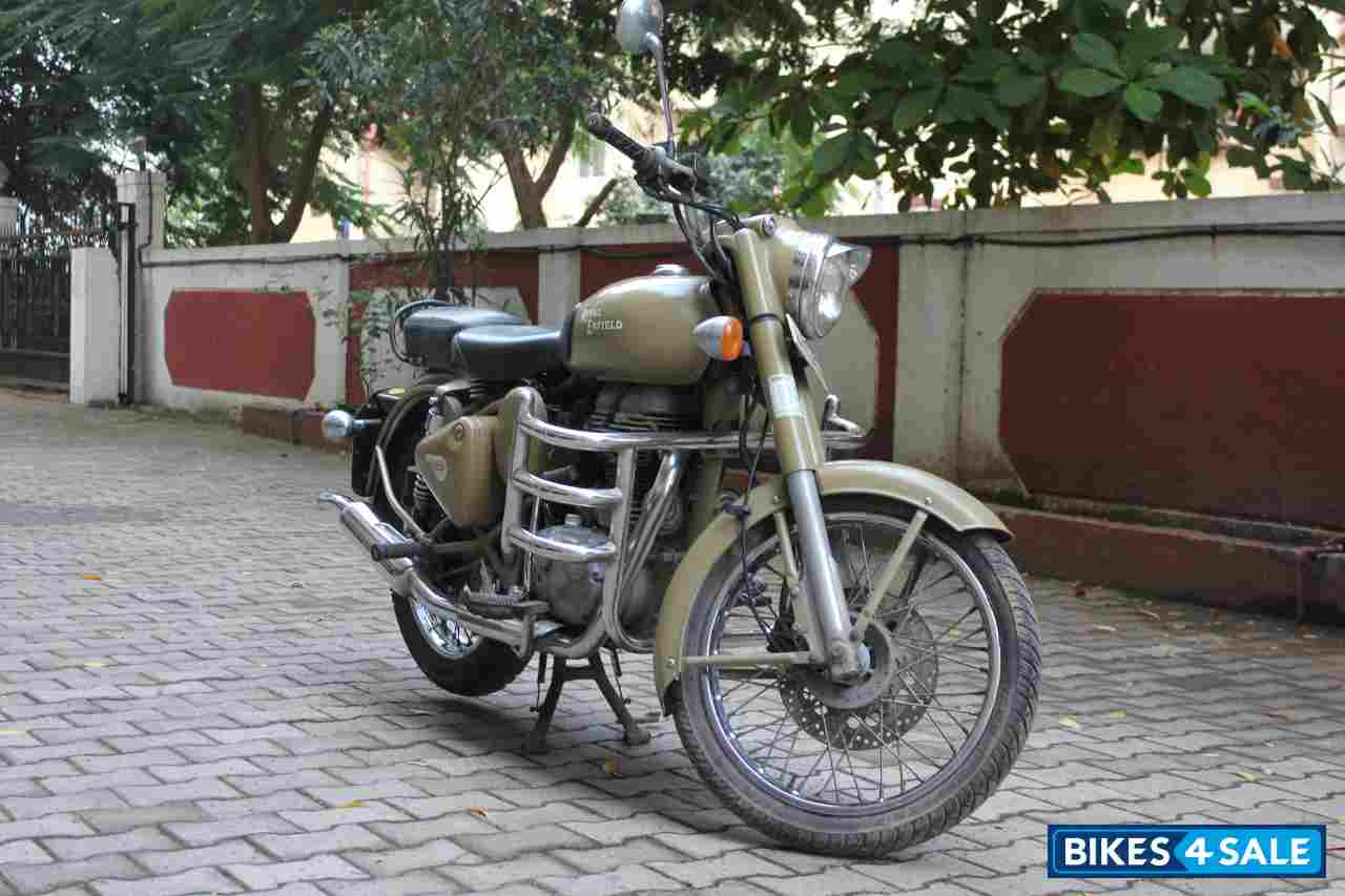 Sand Royal Enfield Classic Desert Storm
