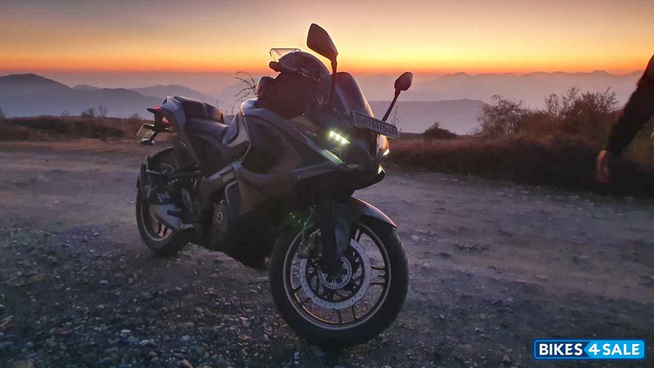 Graphite Black Bajaj Pulsar RS 200 ABS