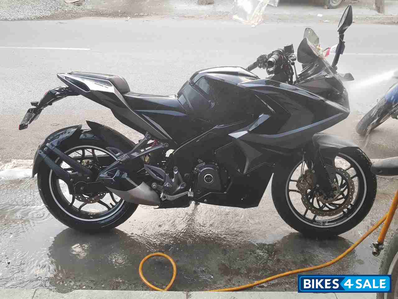 Graphite Black Bajaj Pulsar RS 200 ABS