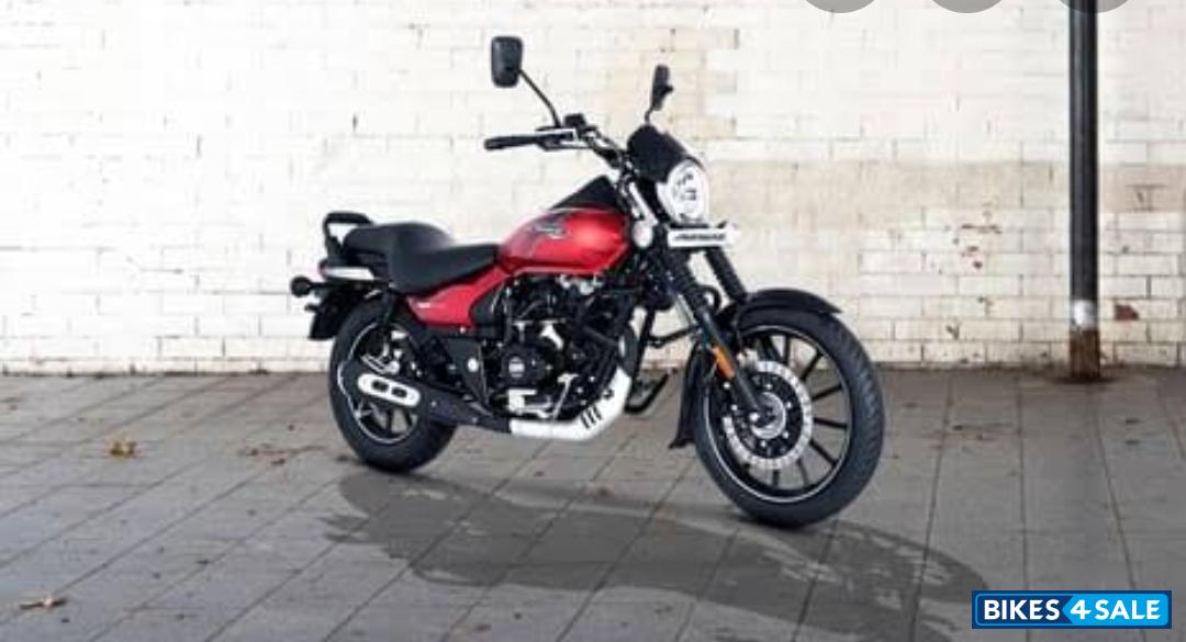 Red Bajaj Avenger Street 160