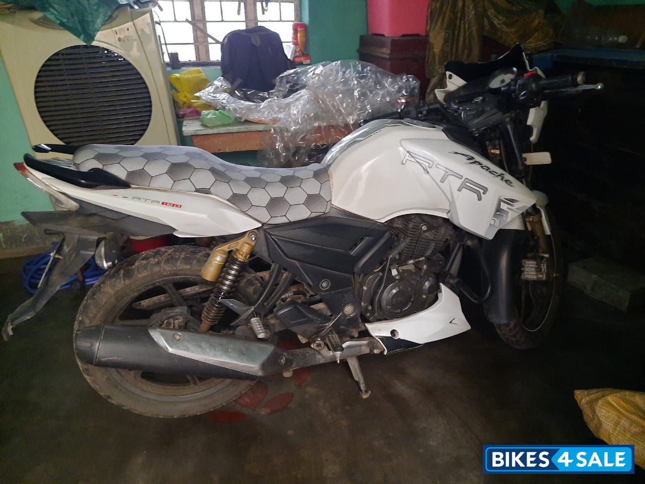 TVS Apache RTR 180 ABS
