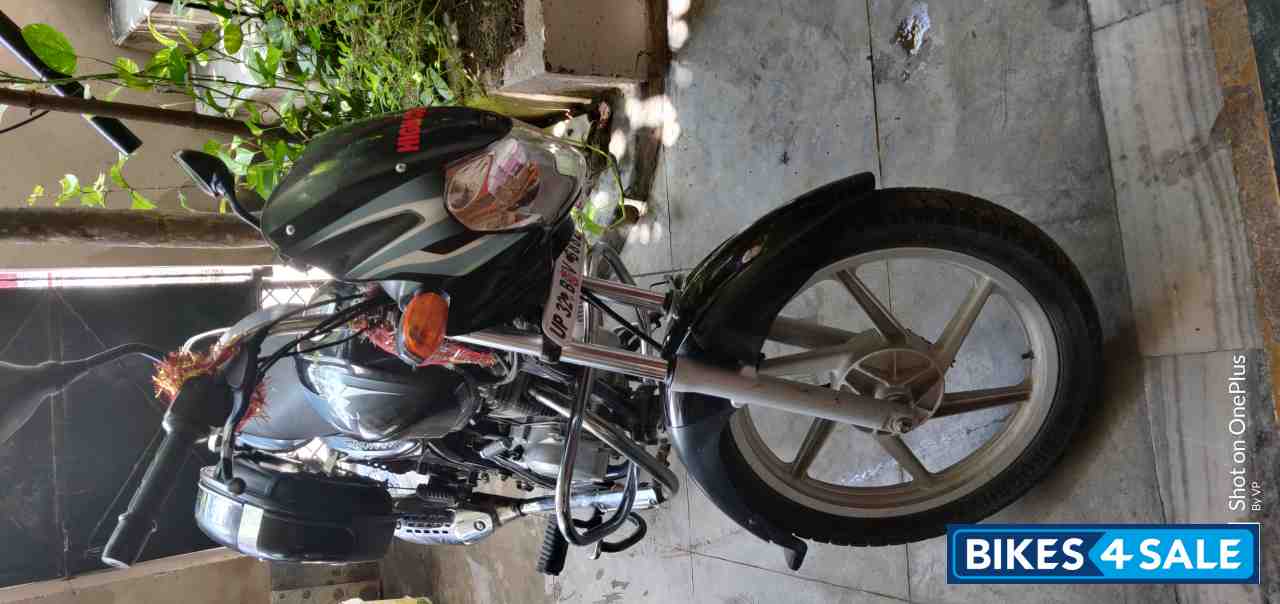 Blue And Black Bajaj Discover 110