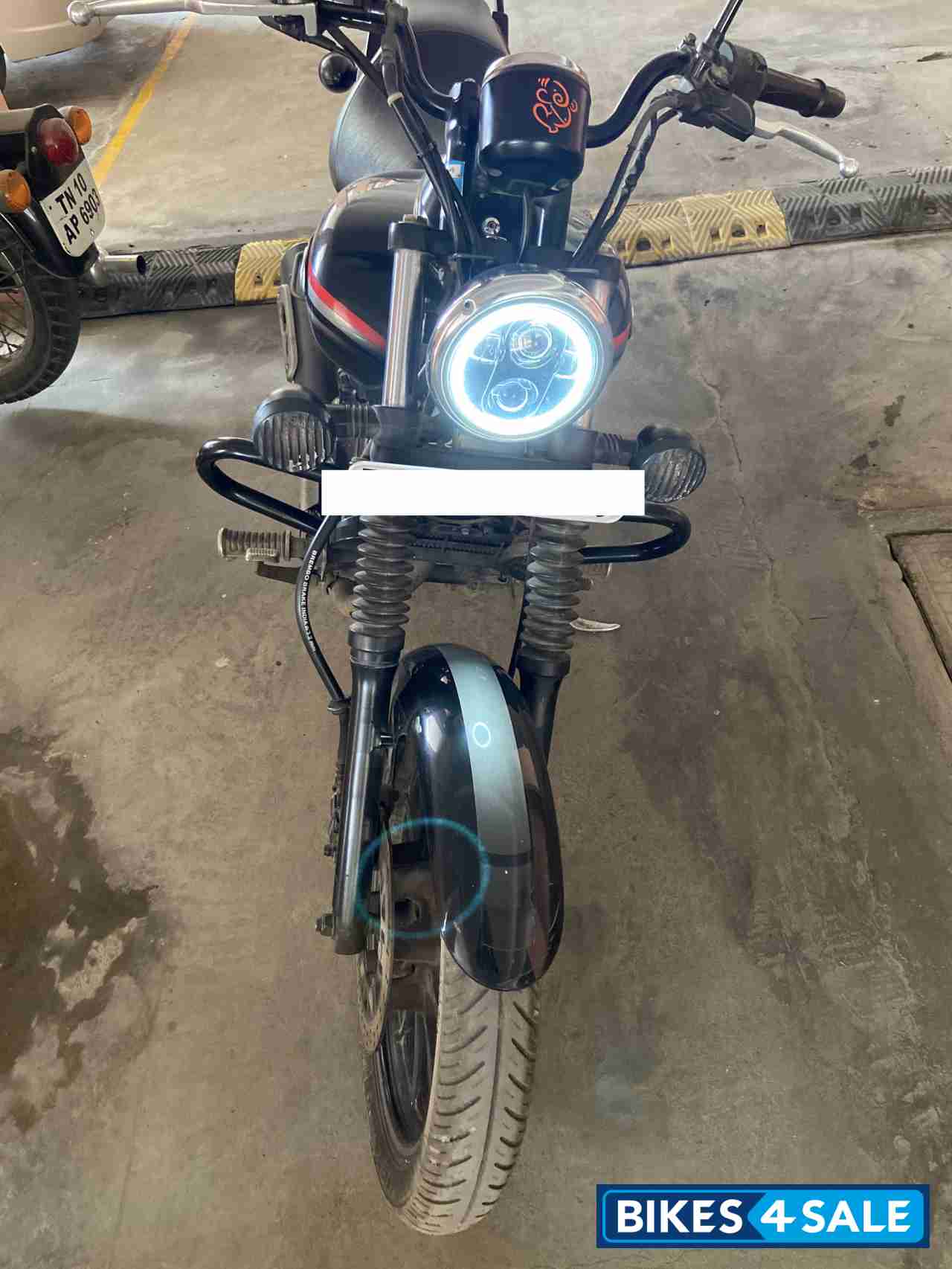 Bajaj Avenger Street 220