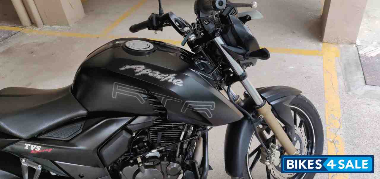 Black TVS Apache RTR 200 4V