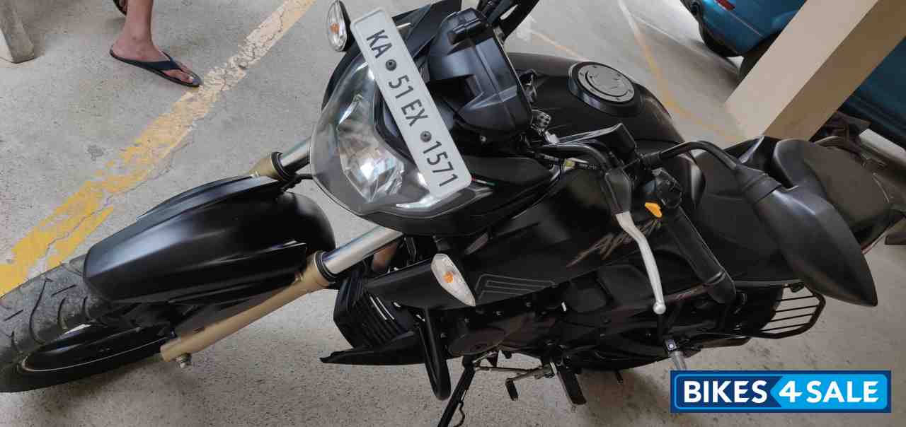 Black TVS Apache RTR 200 4V