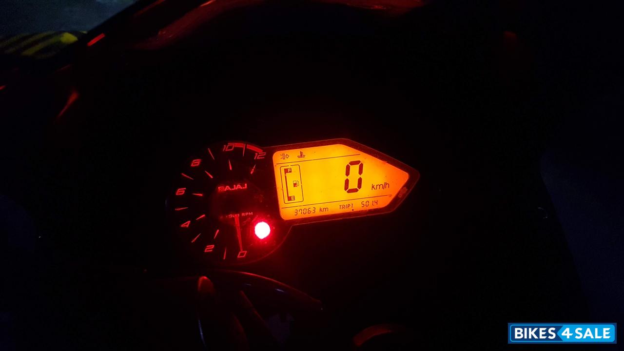 Bajaj Pulsar 220F