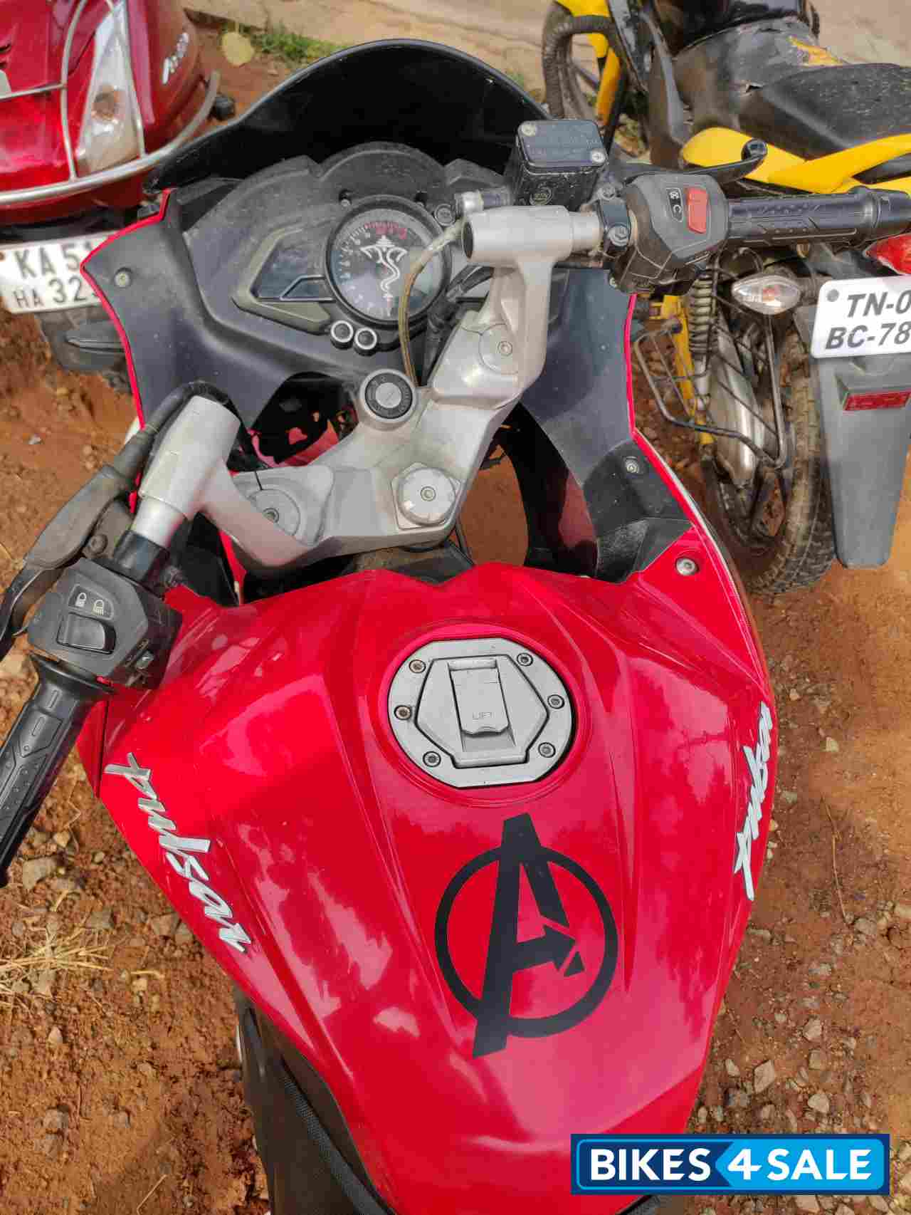 Bajaj Pulsar RS 200 ABS