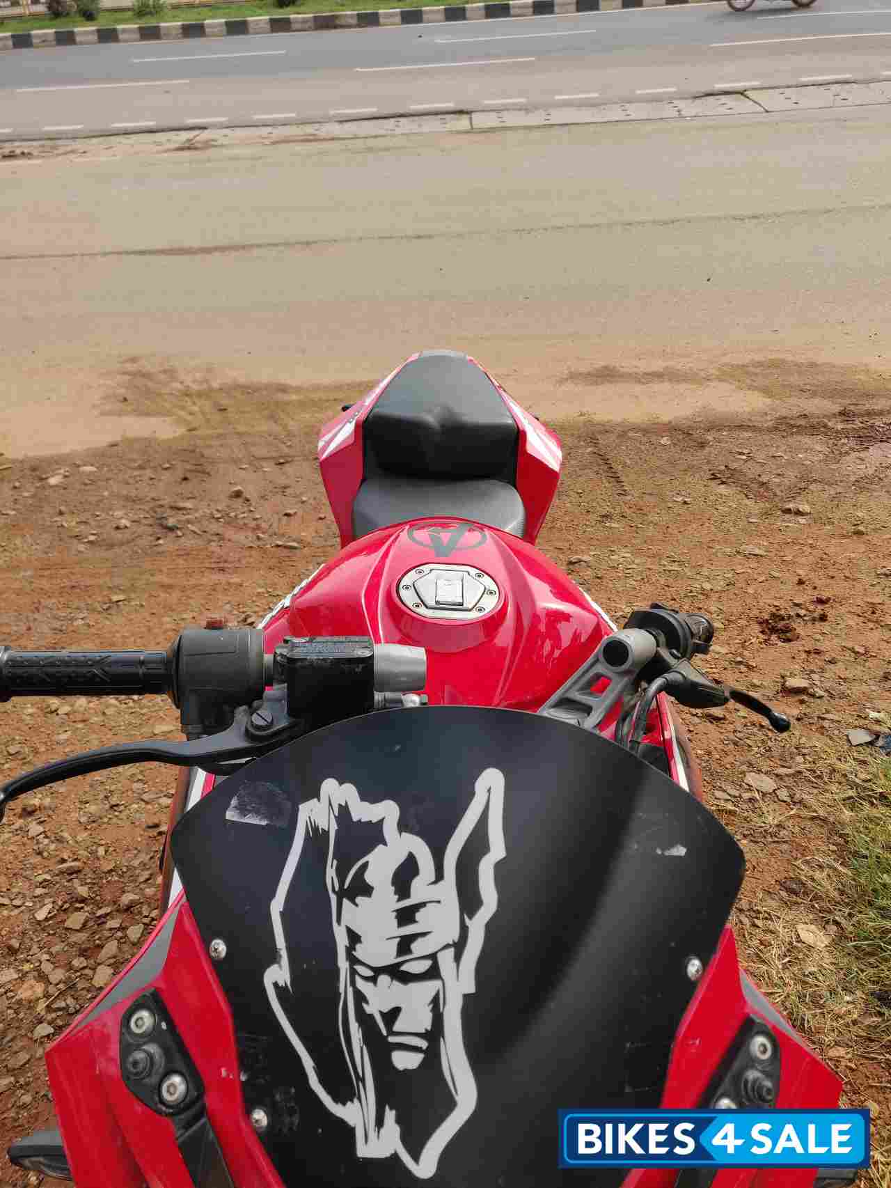 Bajaj Pulsar RS 200 ABS
