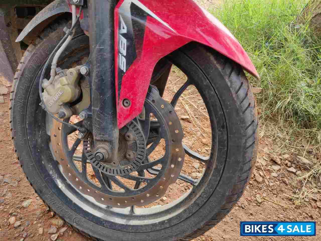 Bajaj Pulsar RS 200 ABS