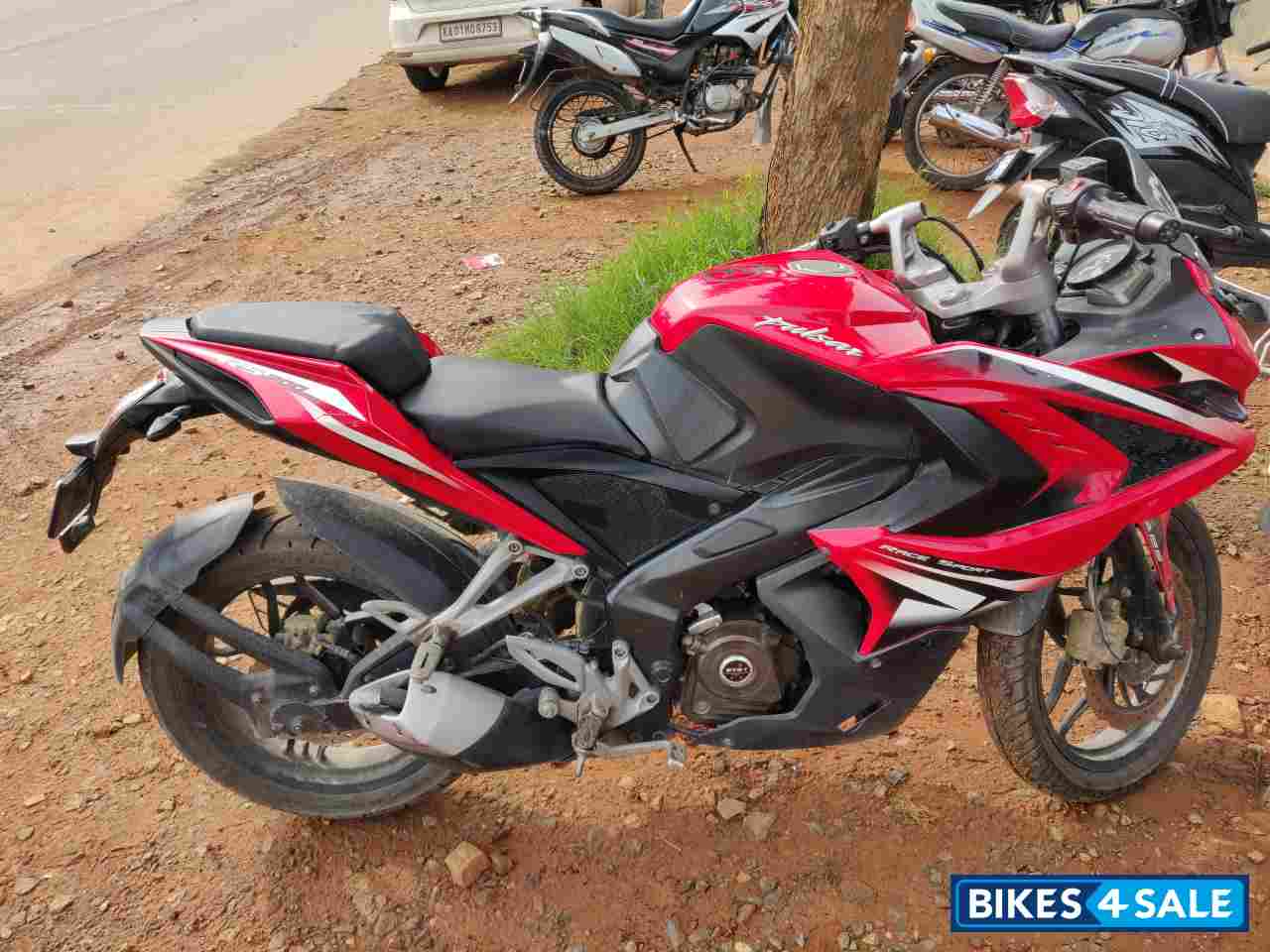 Bajaj Pulsar RS 200 ABS