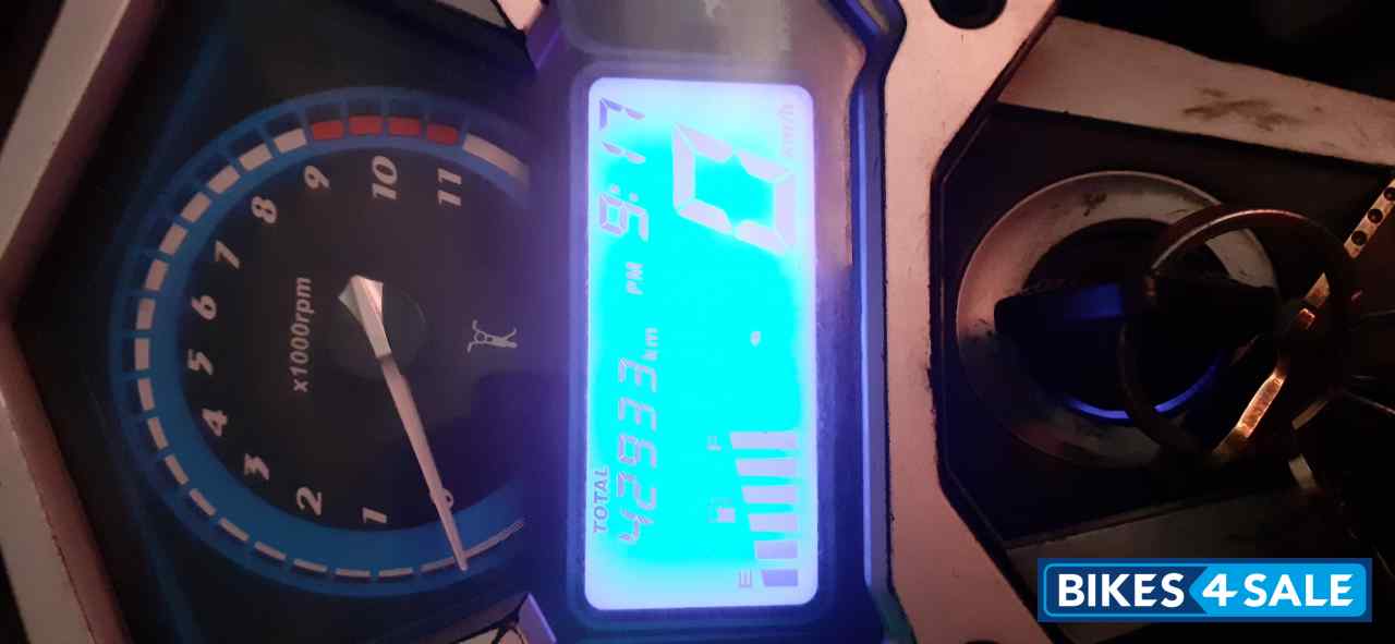 Used 2014 model Hero CBZ Xtreme for sale in New Delhi. ID 277856