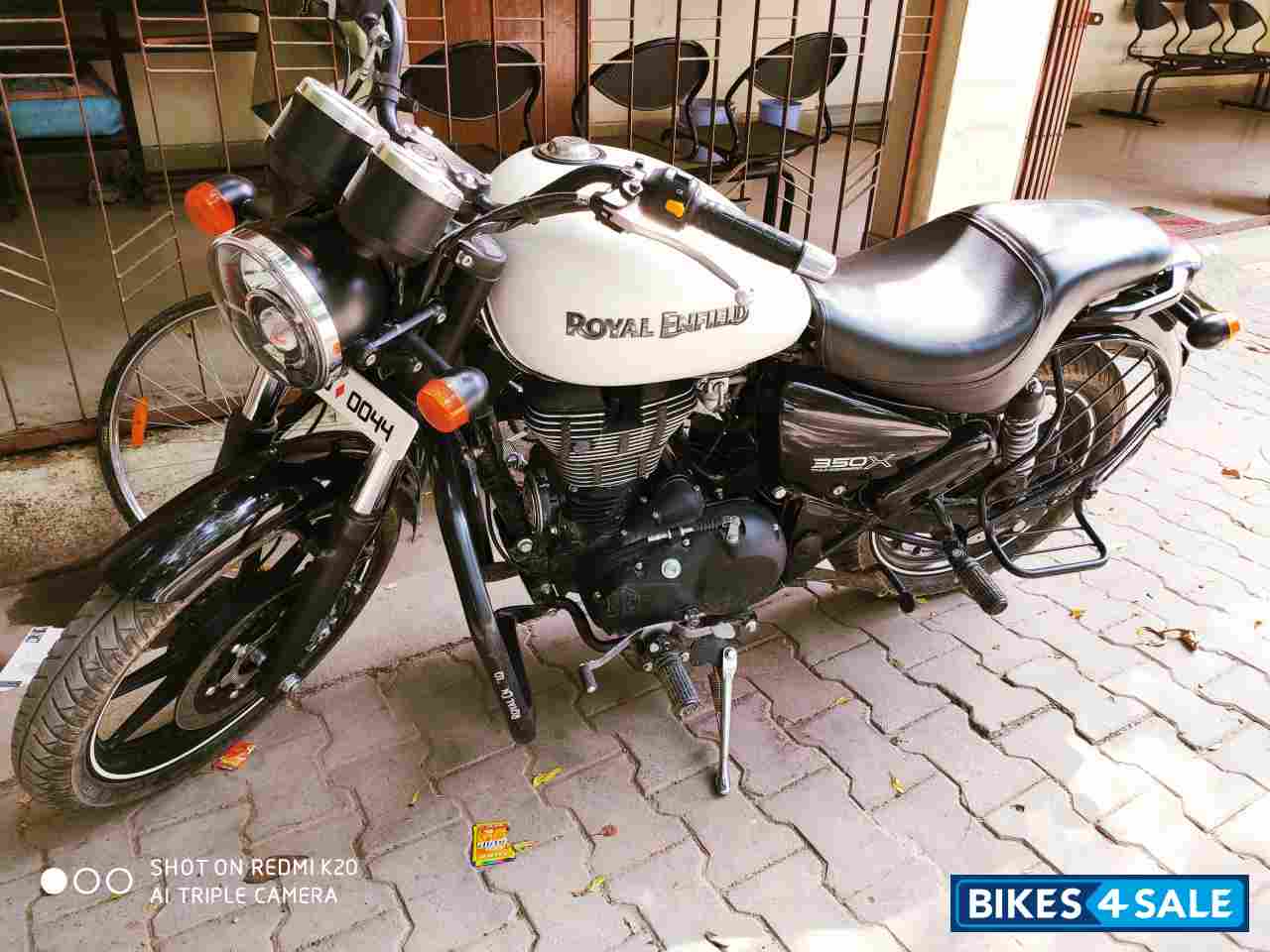 White Royal Enfield Thunderbird X 350