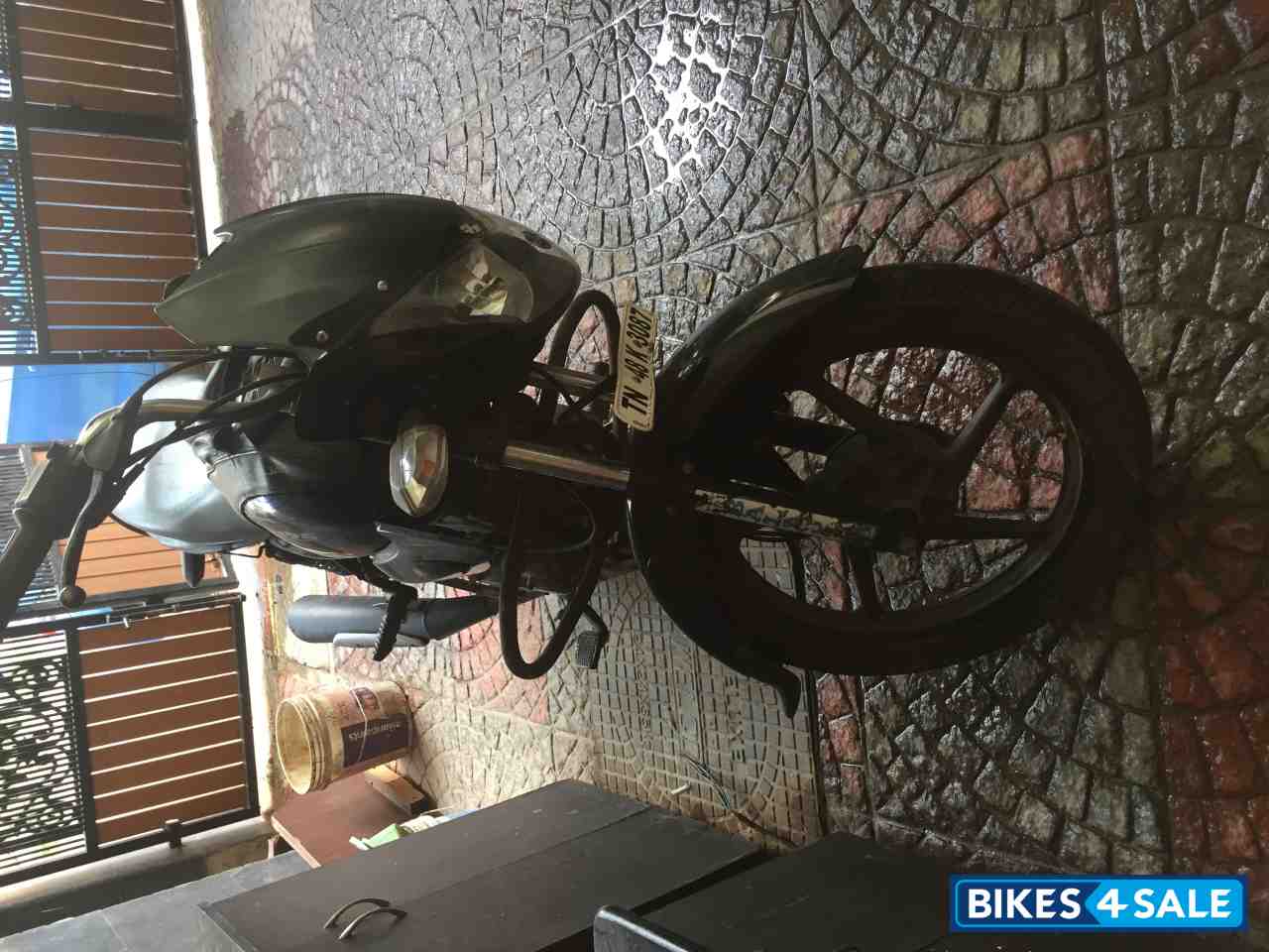 Black Bajaj XCD 125 DTS-Si Black Bajaj XCD 125 DTS-Si