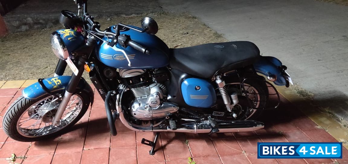 Starlight Blue Jawa forty two