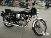 Black Royal Enfield Bullet Electra Twinspark