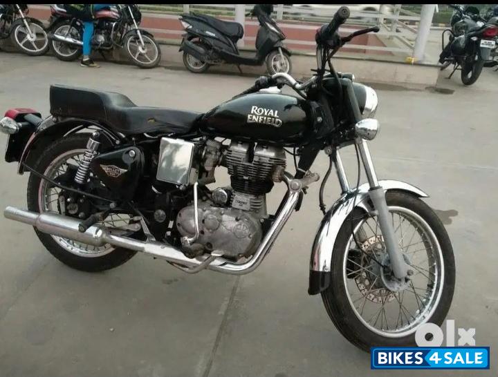 Black Royal Enfield Bullet Electra Twinspark