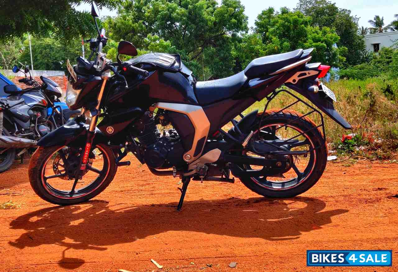 Yamaha FZ FI V2