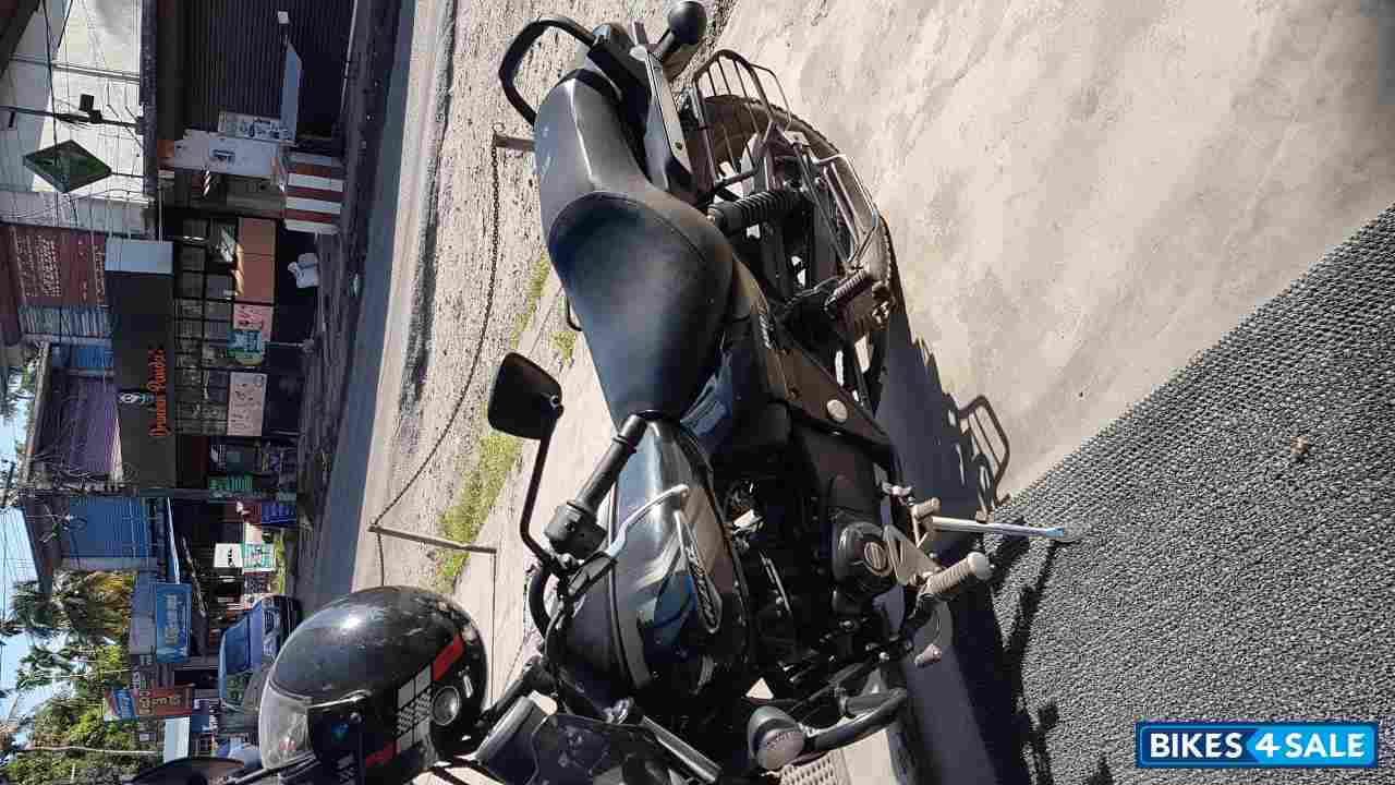 Bajaj Avenger Street 180