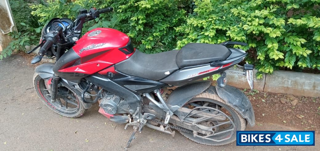 Bajaj Pulsar 200 NS ABS