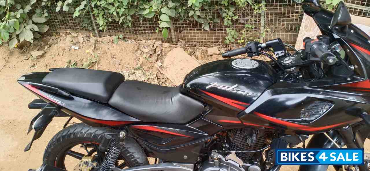 Bajaj Pulsar 220 DTSFi