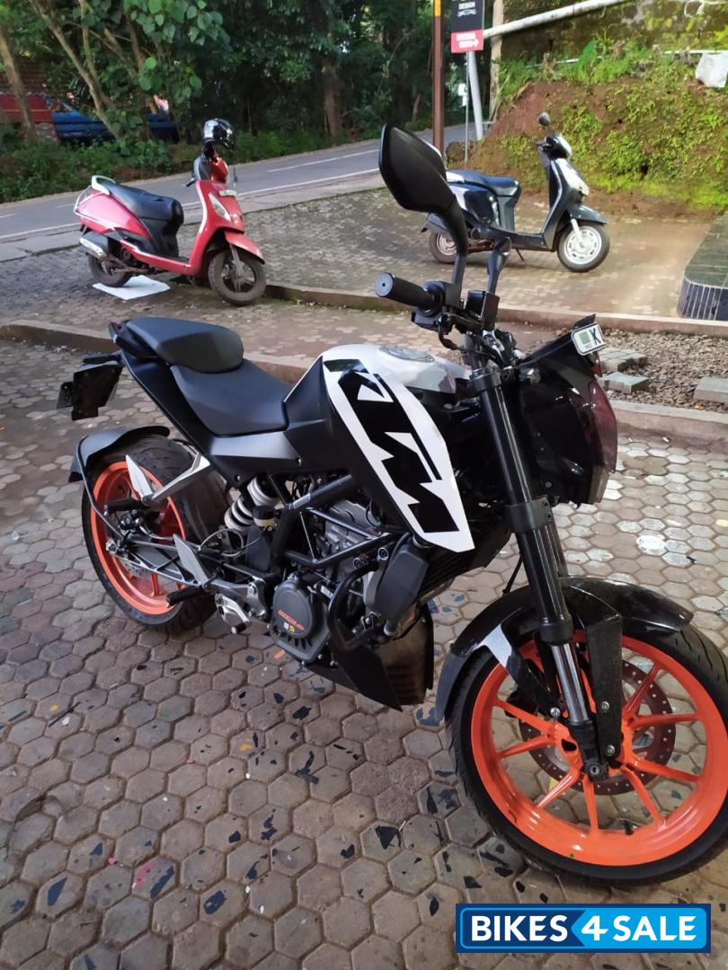 KTM Duke 125